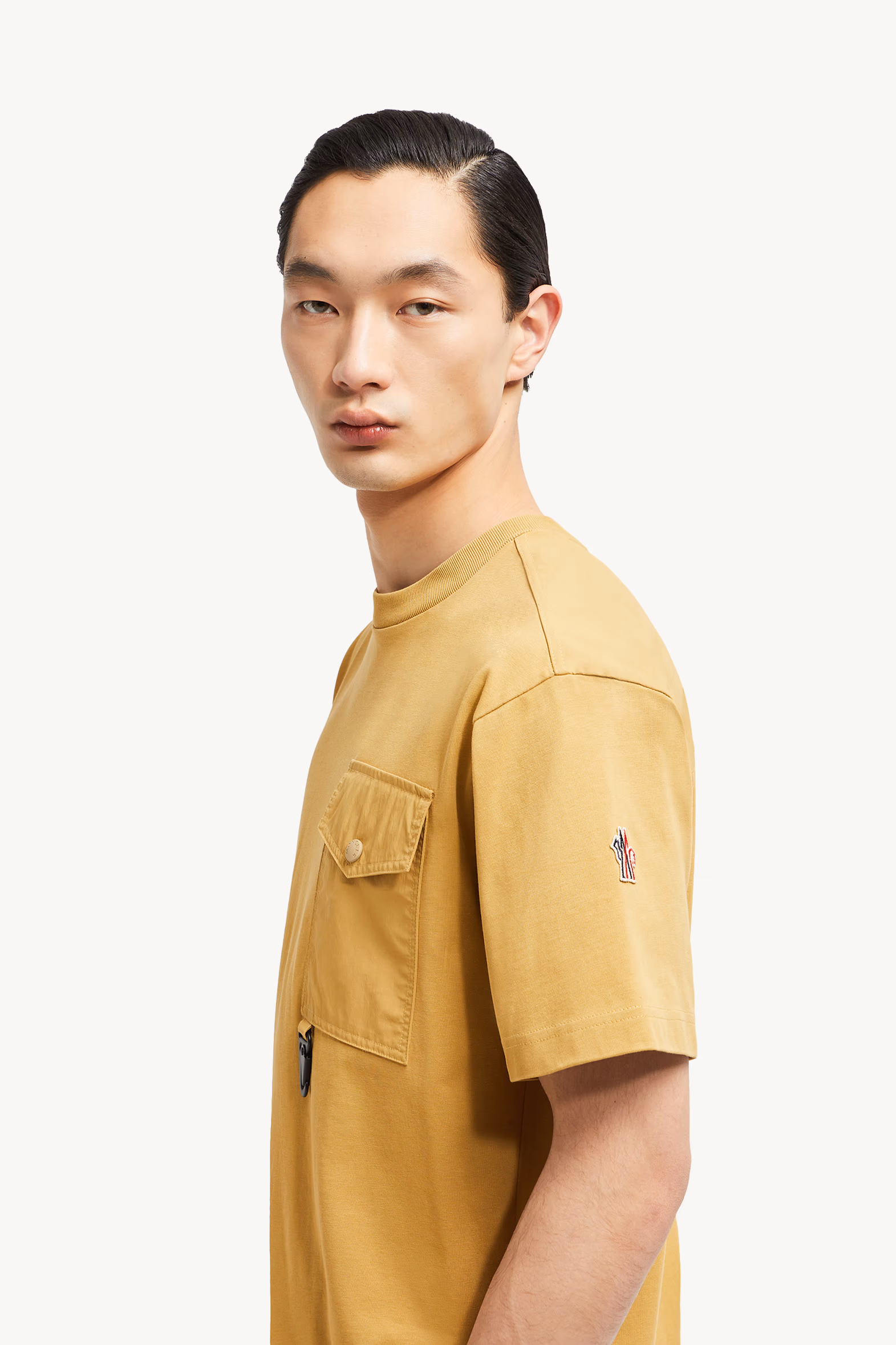 Camiseta de algodón con bolsillo Hombre Amarillo Ocre Moncler 4
